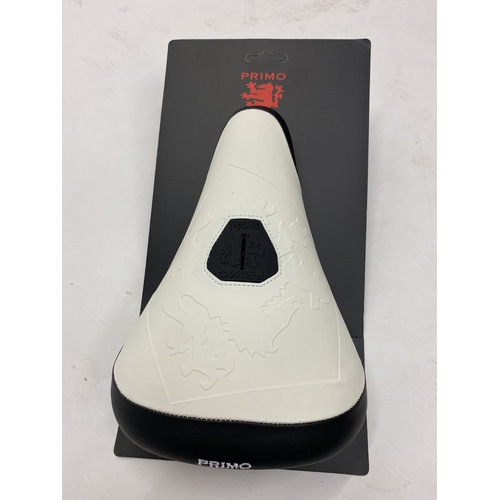 Primo Balance Pivotal Seat, White
